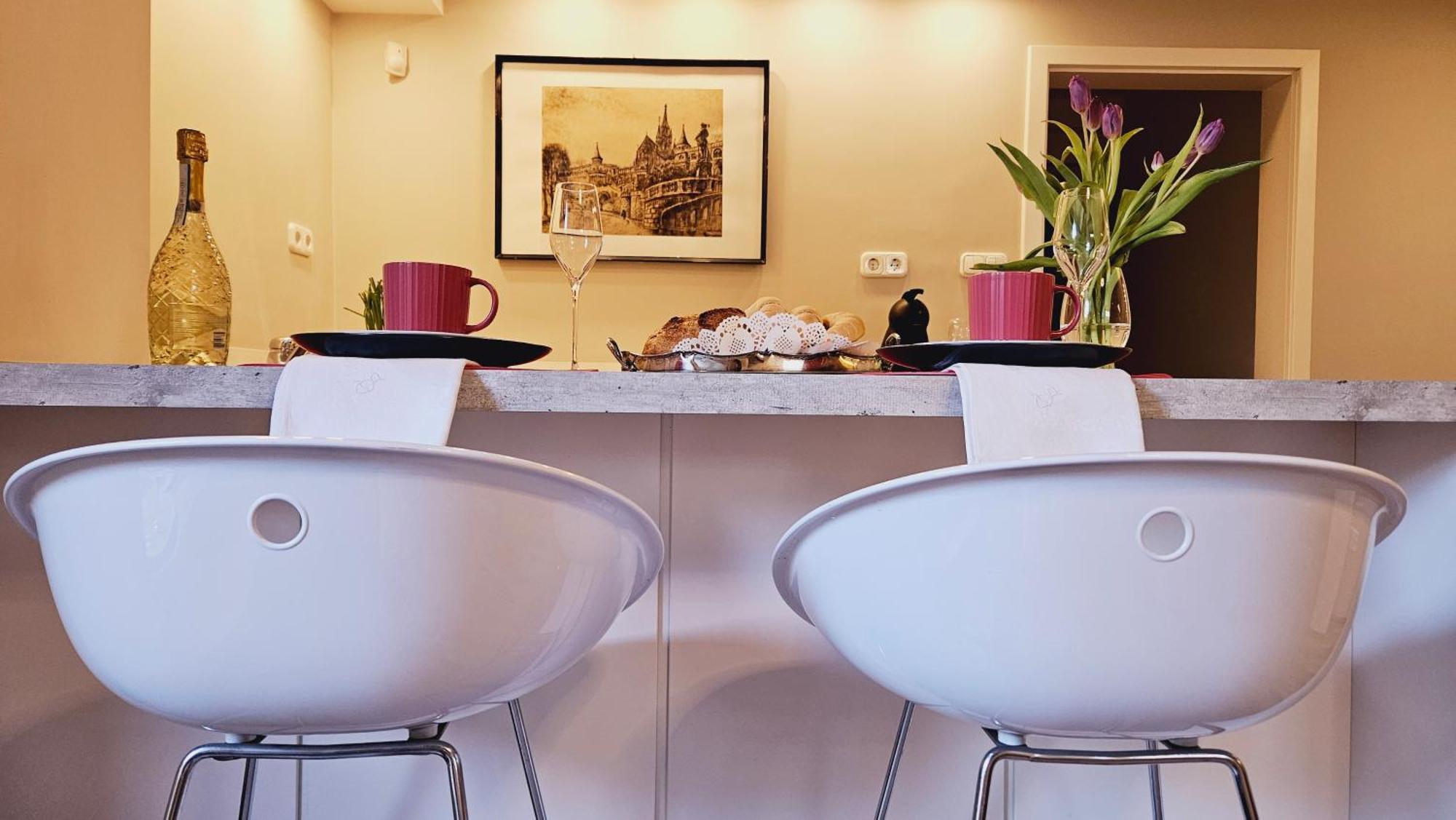 Budasmile Appartment At Buda Castle - Aircon & Free Parking 부다페스트 외부 사진