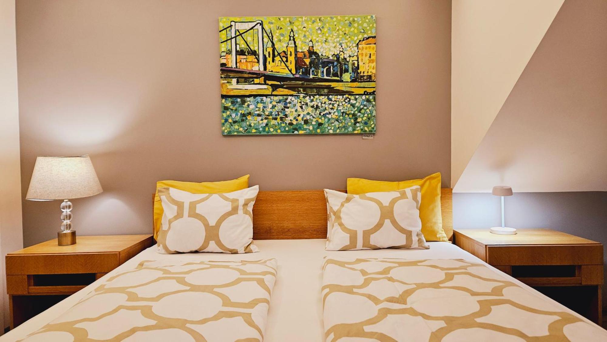 Budasmile Appartment At Buda Castle - Aircon & Free Parking 부다페스트 외부 사진